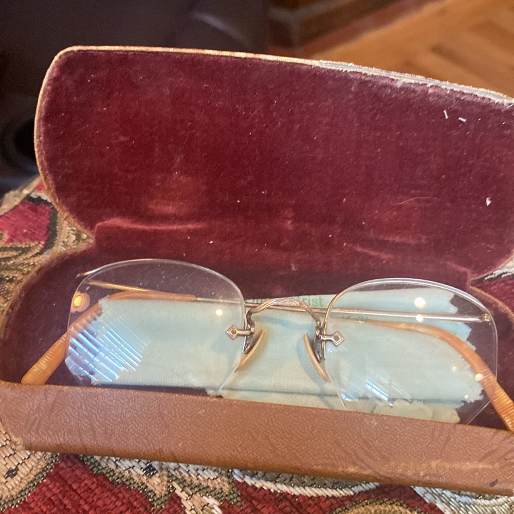Vintage men’s spectacles in case (eyeglasses)